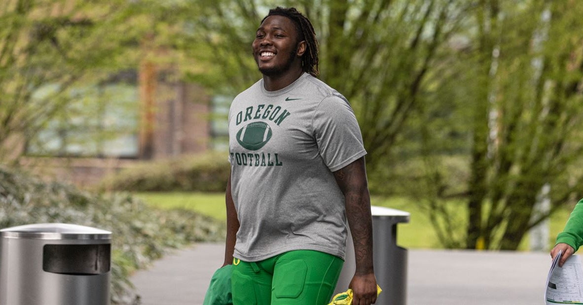 Oregon DL coach Tony Tuioti impressed by progress of team's younger D-Linemen