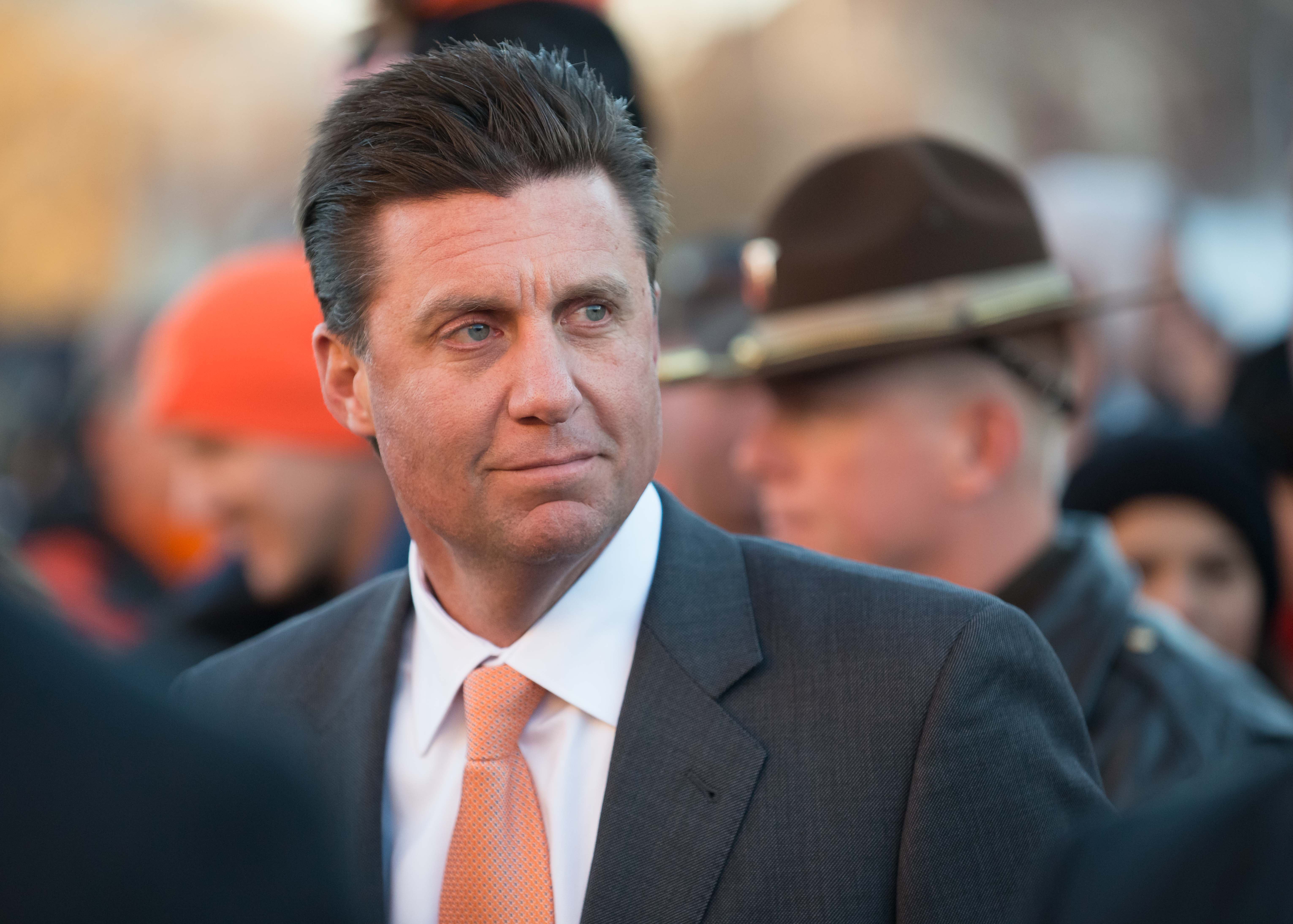 Mike Gundy meets with OK State players, commits to changes