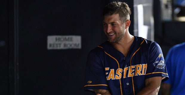 Girlfriend tim tebow Who is