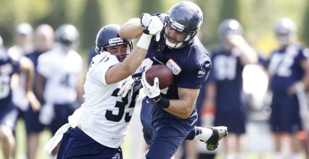 Model Seahawk: TE Cooper Helfet