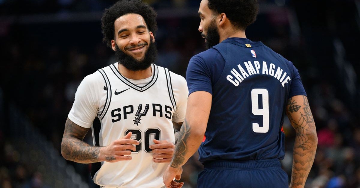 WATCH: Spurs' Julian Champagnie laughs it off after brother, Justin ...