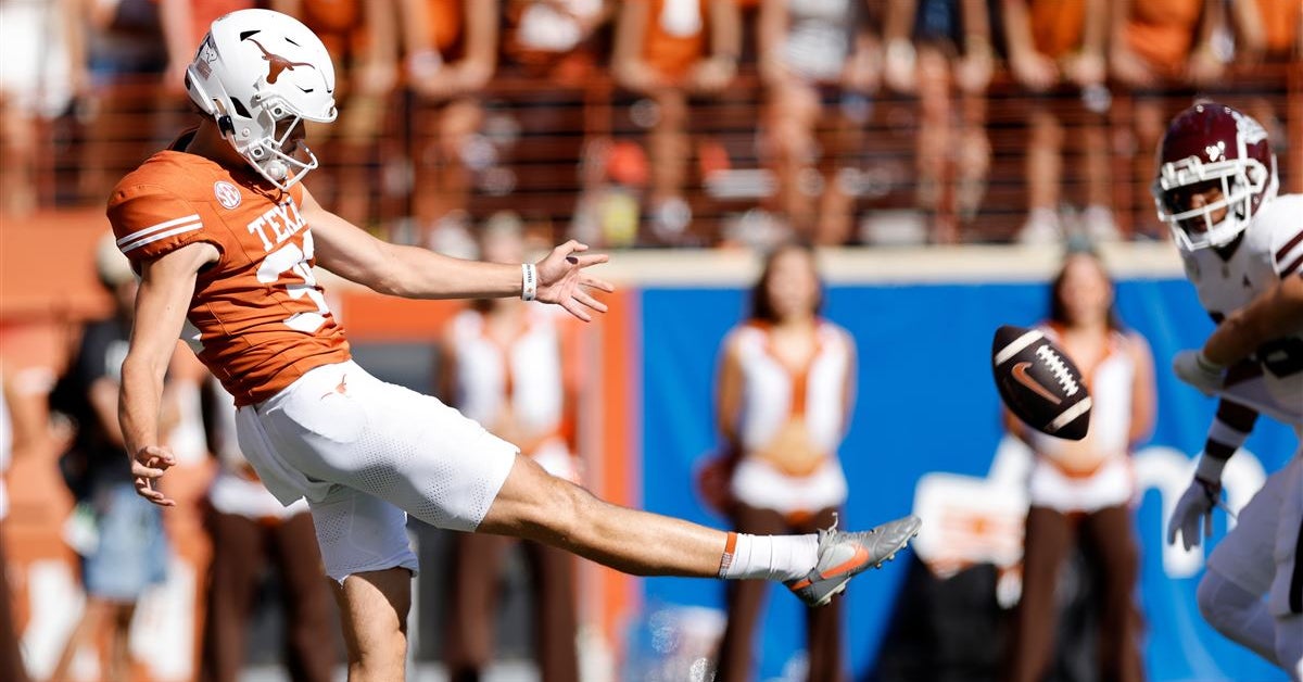 Texas football injury report: Michael Kern, Derek Williams Jr. off