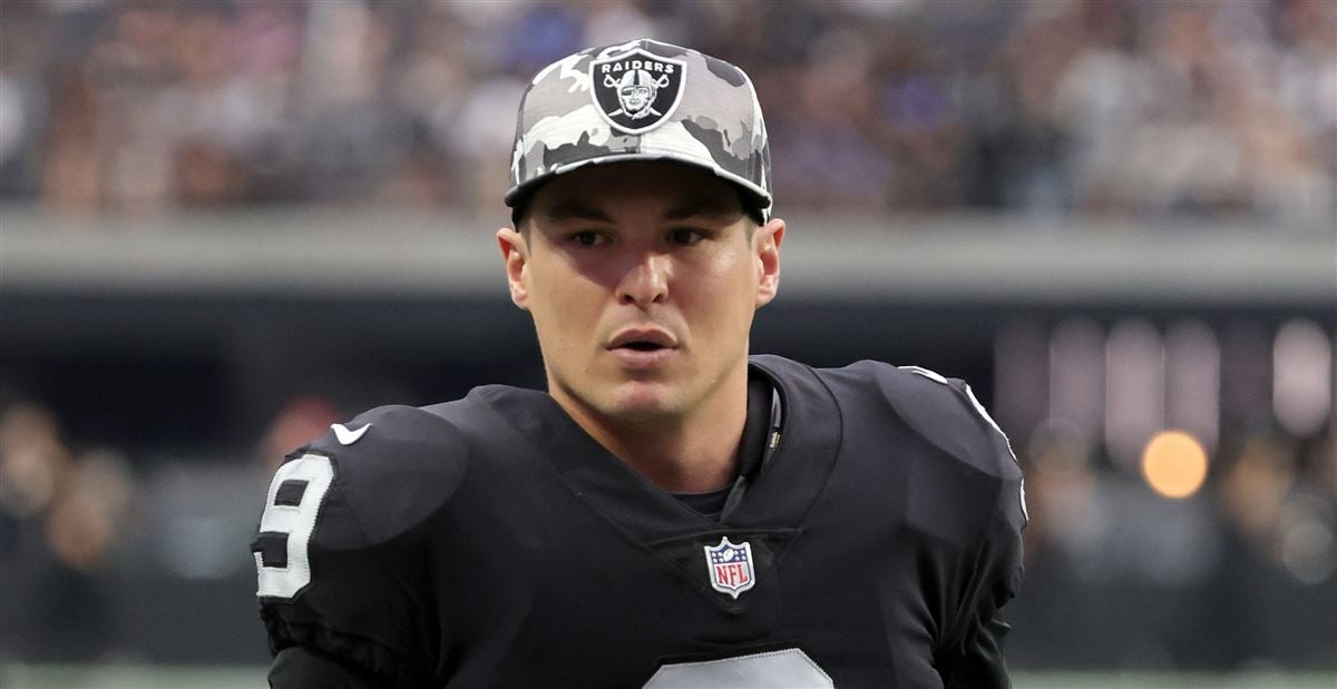 Vikings acquire backup QB Nick Mullens in trade from Raiders