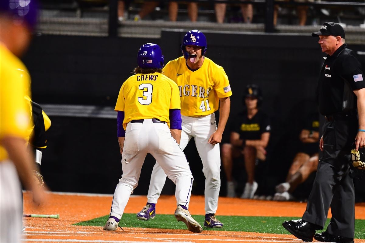 Oregon completes historic comeback in college baseball Super