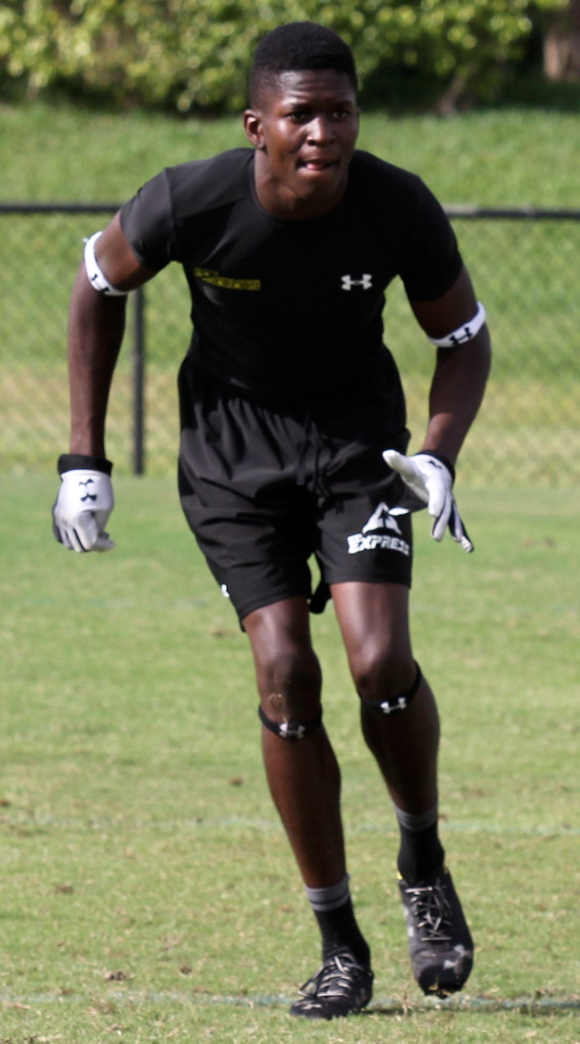 New York Jets cornerback Rashard Robinson bobbles a pass during