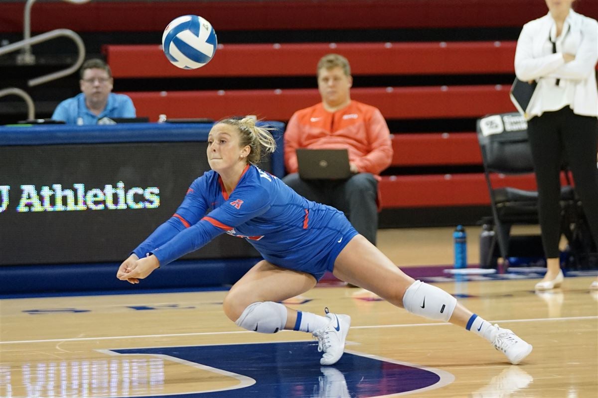 New era of SMU volleyball opens with sweep victory