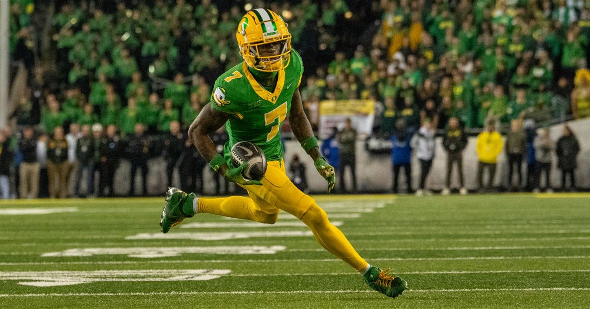 Oregon WR Evan Stewart announces return for 2025 season