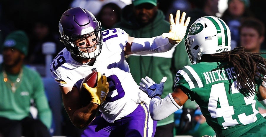 Vikings Adam Thielen pays homage to 3 Deep with his cleats