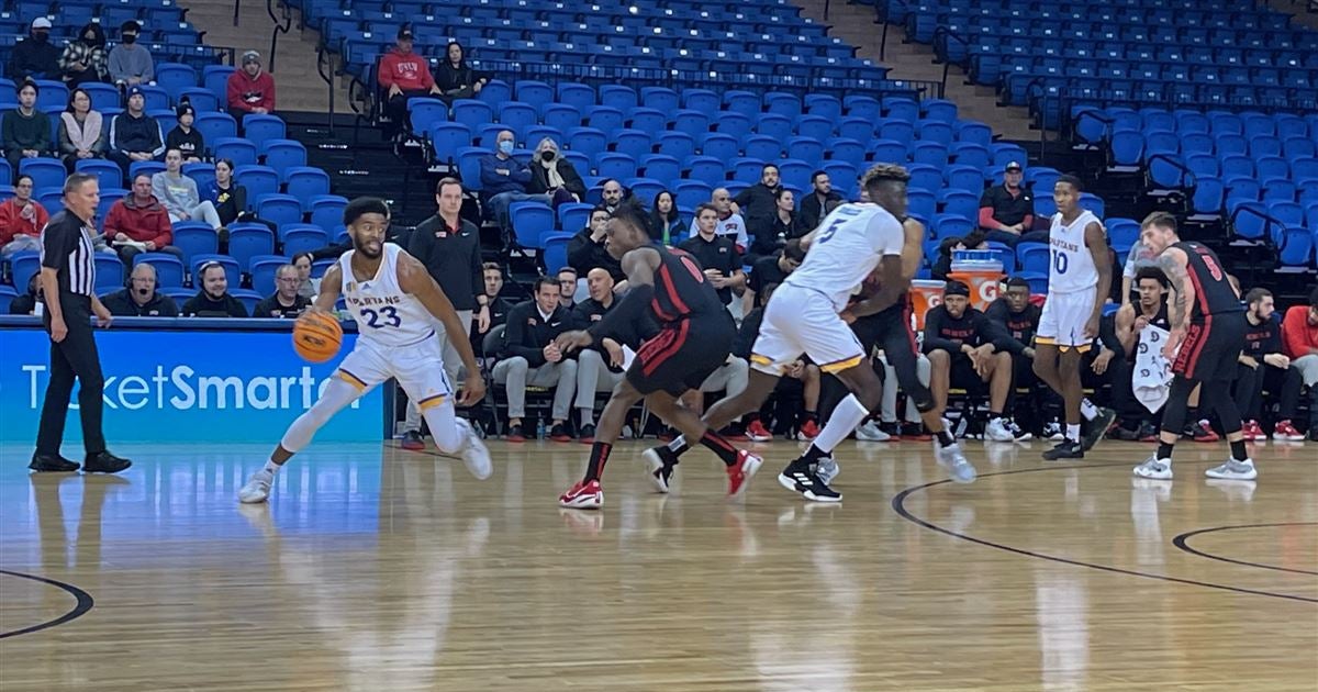 Overcoming second half collapse, San Jose State takes down UNLV in conference opening thriller