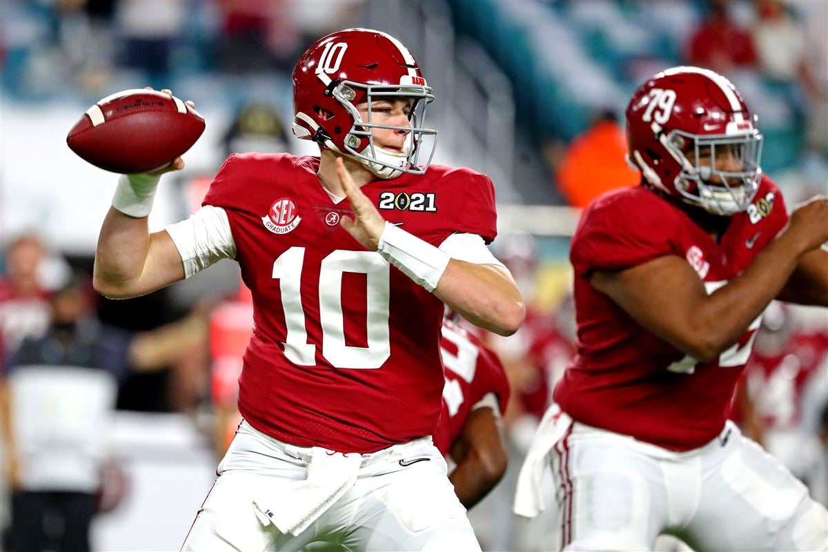 Mac Jones is set up for a 'Joe Burrow like year' at Alabama this