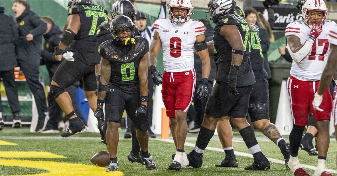Jordon Davison’s two-touchdown performance sparks No. 6 Oregon’s ground-game in win over Wisconsin