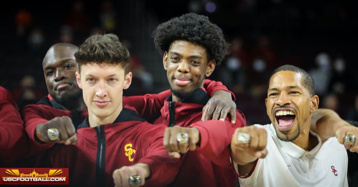 PHOTOS: USC basketball receives Elite Eight rings in pregame ceremony