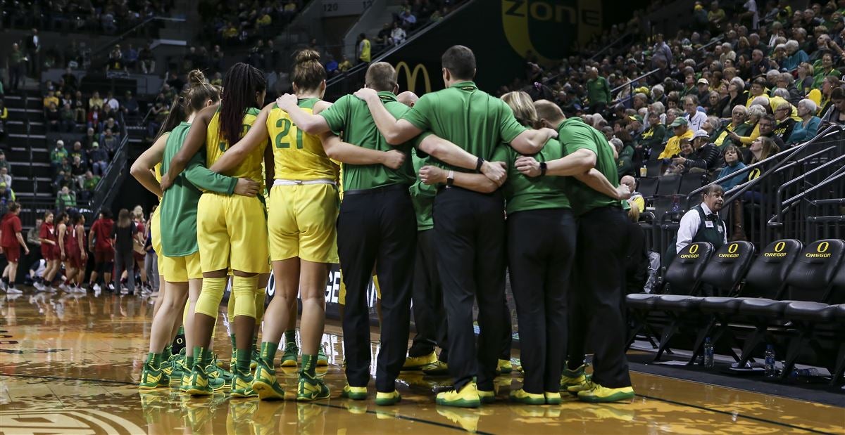Oregon extends scholarship offer to 2024 women's basketball prospect