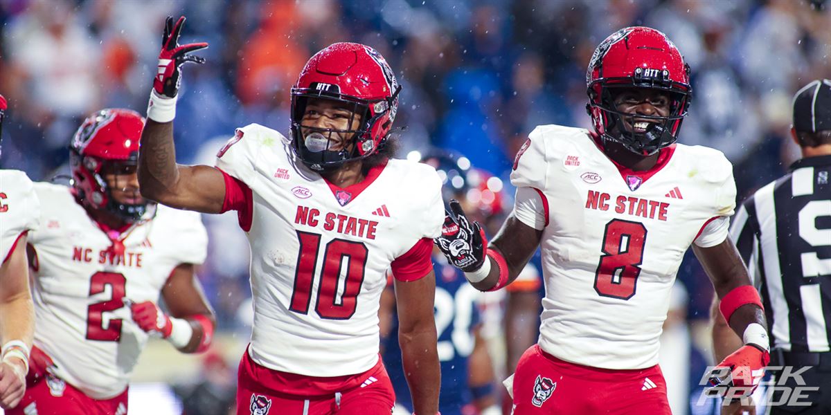 RALEIGH, NC - SEPTEMBER 09: North Carolina State Wolfpack linebacker Caden  Fordham (10) lines up on defense during a college football game against the  Notre Dame Fighting Irish on September 09, 2023