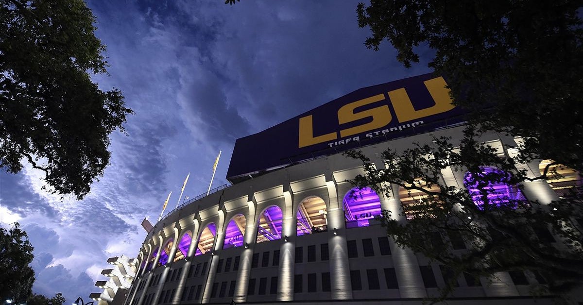 Clemson-LSU in weather delay, won't start on time in Tiger Stadium for opener