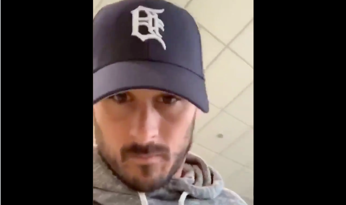 WR Danny Amendola plays Eminem, dons Tigers hat after signing with