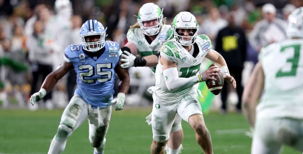 A limited Bo Nix and the Oregon Ducks fight their way past Utah