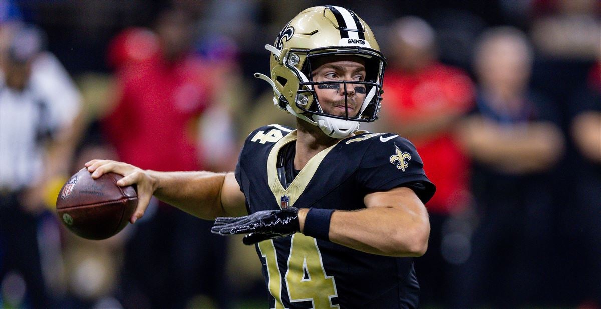 Derek Carr throws a TD pass in his Saints debut, a 26-24 preseason