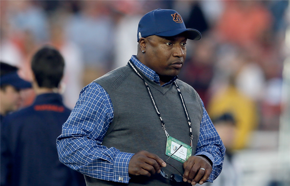 Auburn legend Bo Jackson to have procedure to fix year-long hiccups -  College Football HQ