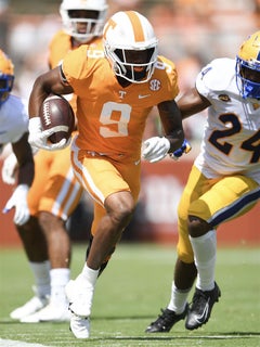 Tennessee Football Comes In Outside Of Top-10 In CBS Preseason Rankings -  Sports Illustrated Tennessee Volunteers News, Analysis and More