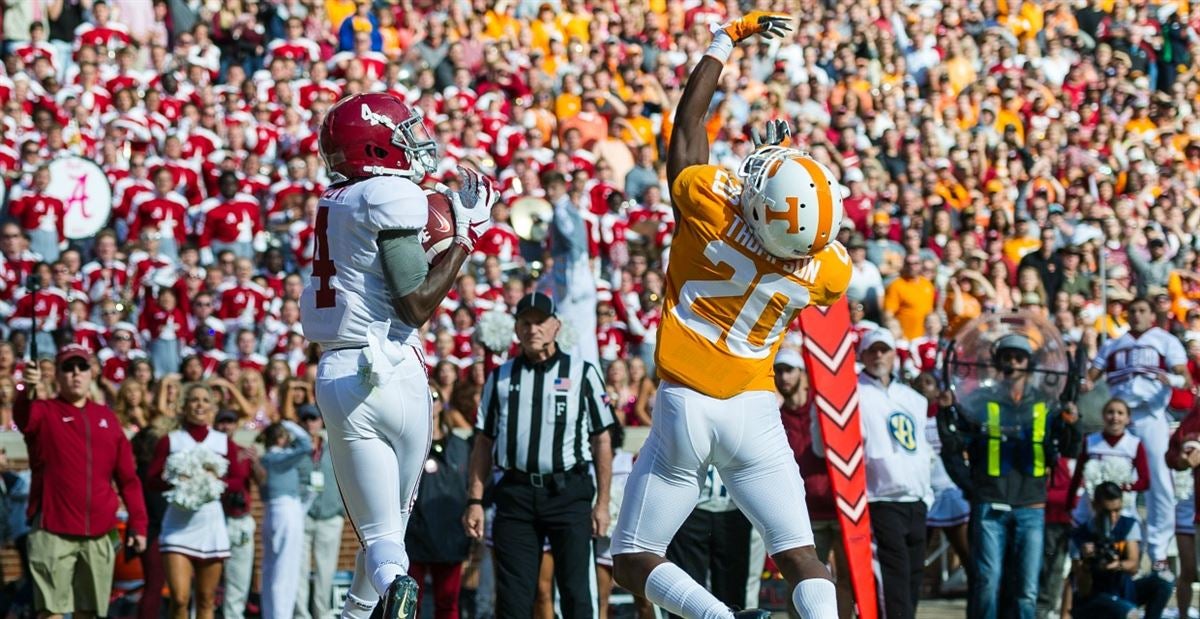 Media Reacts To First Half Of Alabama-Tennessee Game