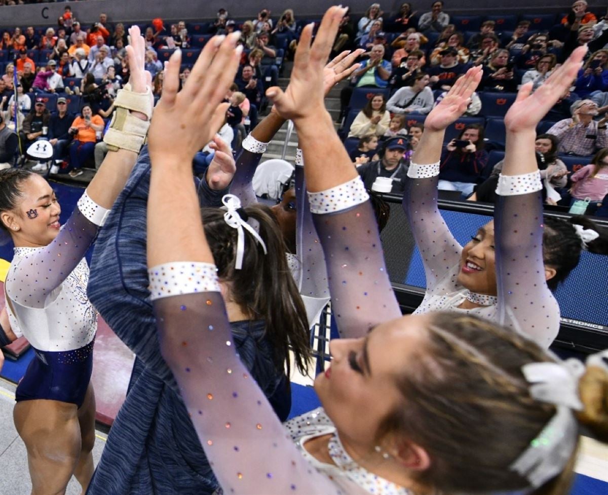 Lee leads Auburn gymnastics to win over Arkansas in home opener - Vimarsana News