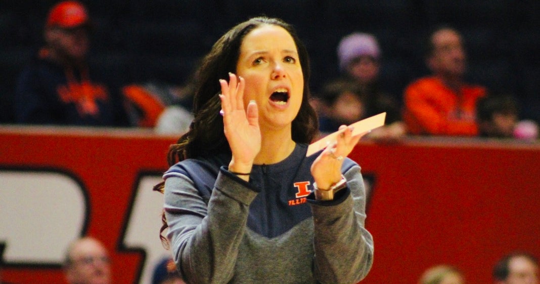 Illini WBB starts new year with 90-86 upset of No. 12 Iowa