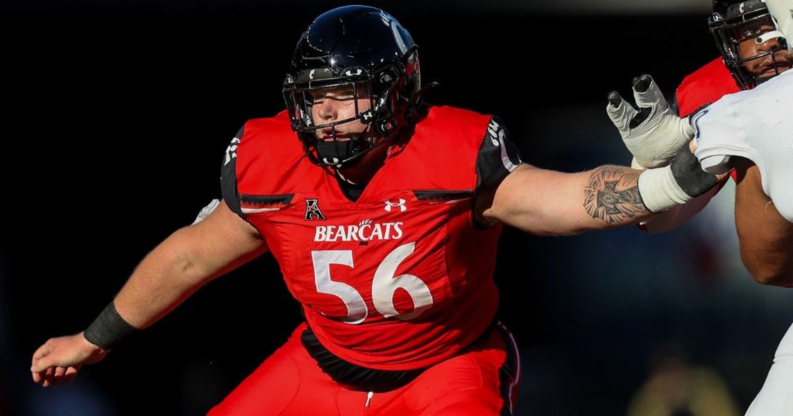Cincinnati OL Jake Renfro suffers seasonending injury before Arkansas