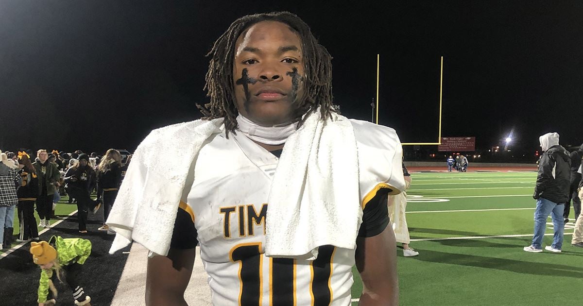 Terry Bussey, nation's top athlete, dons Alabama football jersey ahead of  decision - Sports Illustrated High School News, Analysis and More