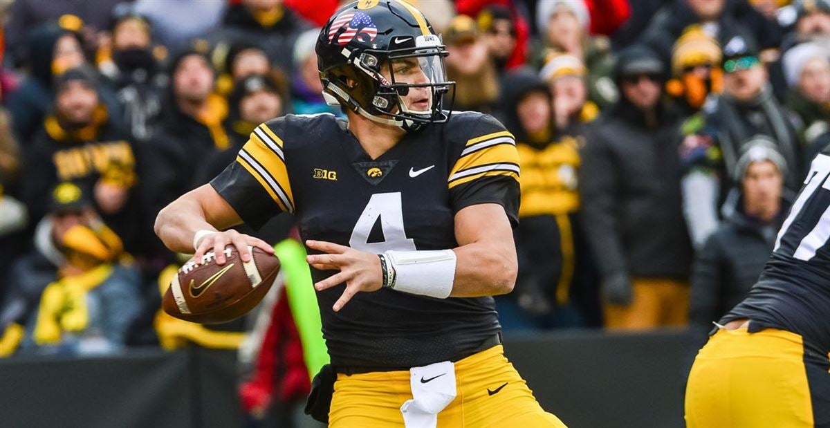 Former Iowa QB Nate Stanley signs with Minnesota Vikings