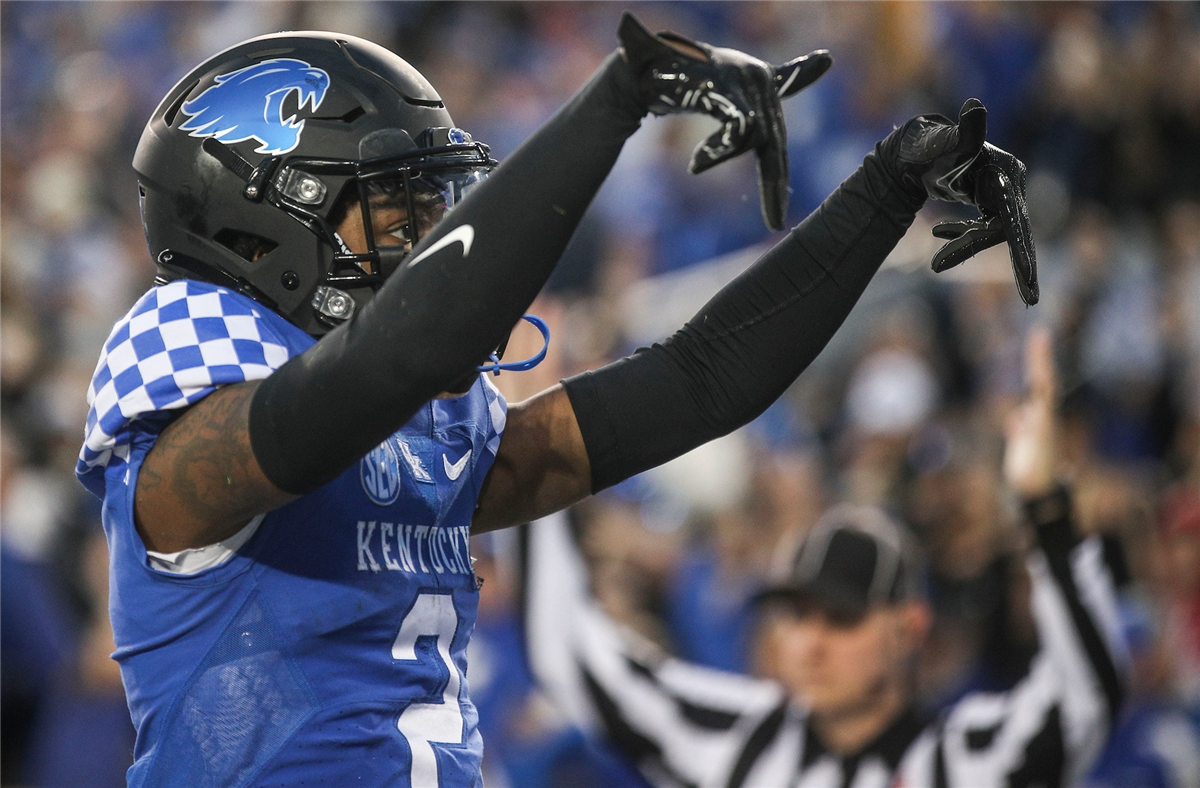 Kentucky football score vs Iowa Hawkeyes: Live Music City Bowl updates