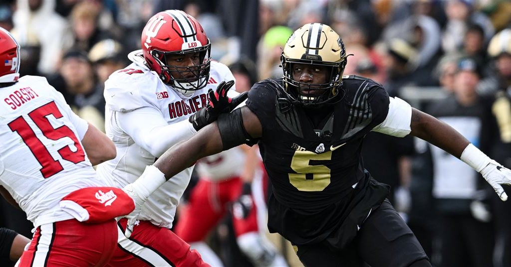 Transfer portal: Texas A&M lands No. 1 edge rusher Nic Scourton to ...