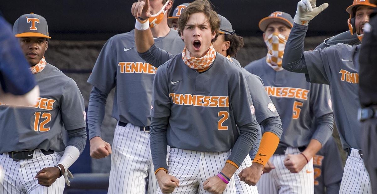 No. 4 Vols take series opener at No. 15 South Carolina, 10-4