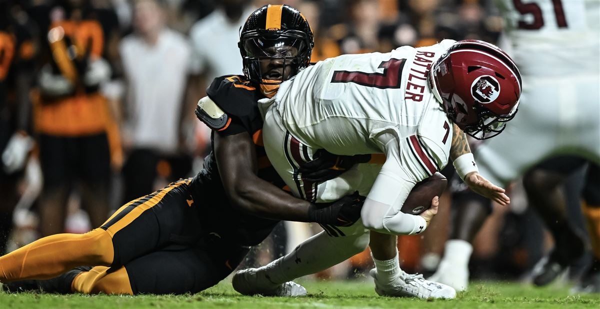 James Pearce Jr. Tabbed SEC Defensive Lineman of the Week - University of  Tennessee Athletics