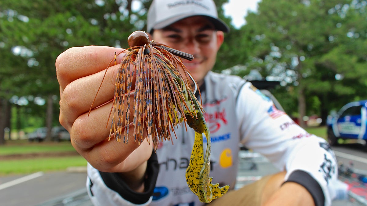 3 Football Jig Tips for Offshore Bass