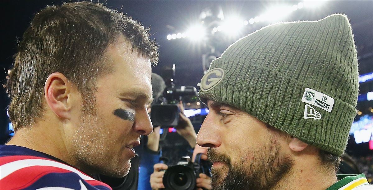 Packers news: Aaron Rodgers takes jab at Tom Brady, Deflategate joke