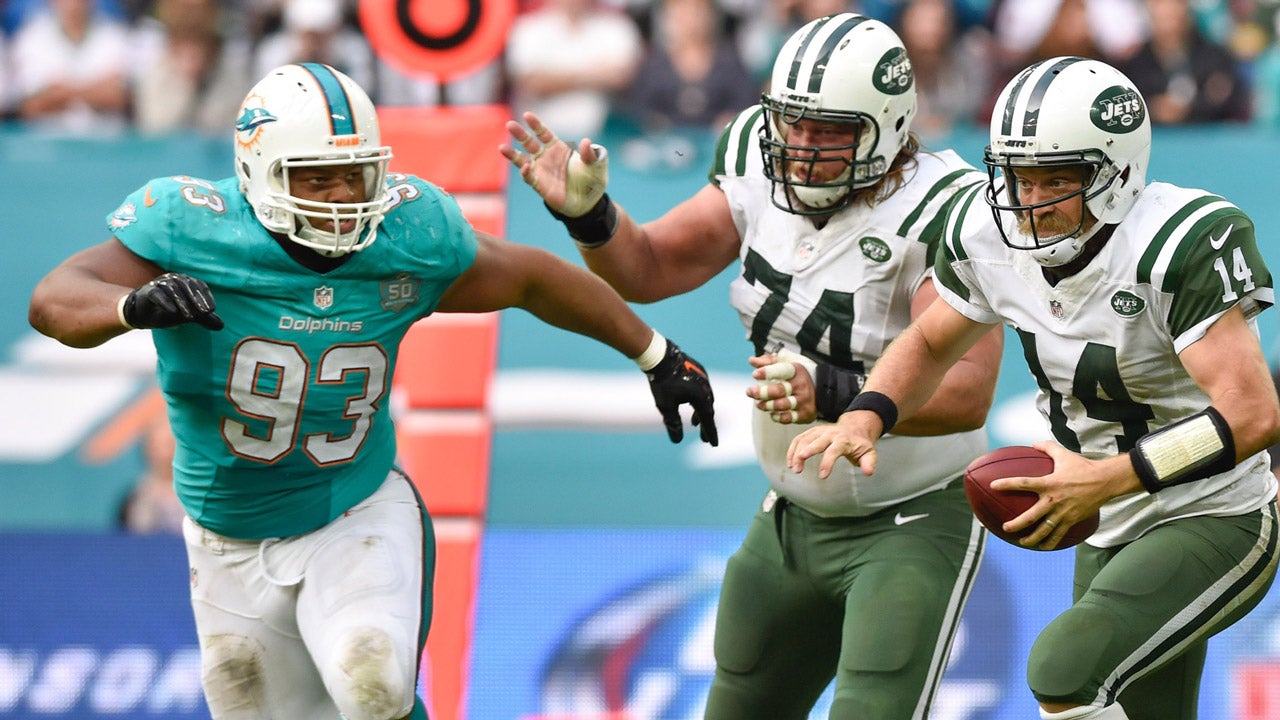 Titans wary about struggling Suh, Dolphins