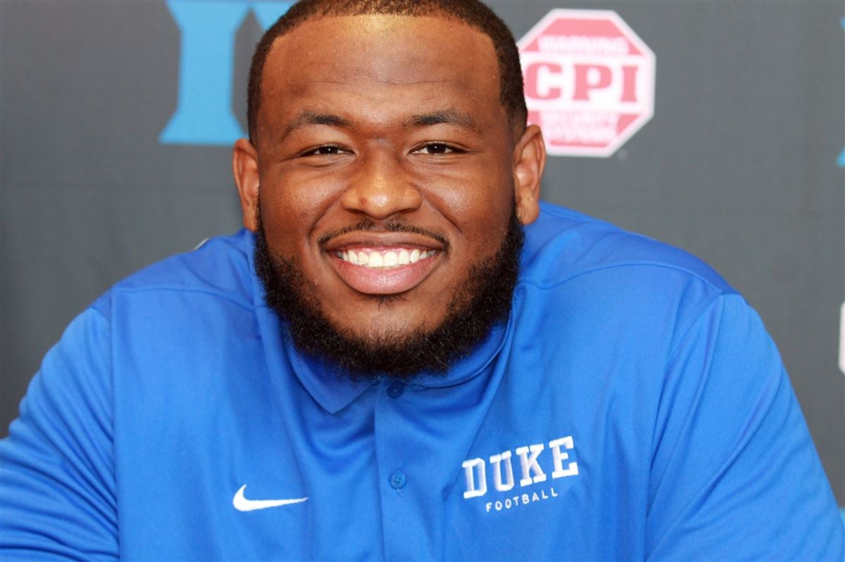 Carter II Collects NFF University Scholar-Athlete Award - Duke