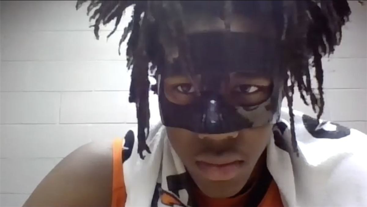 Illinois basketball's masked man: Why Ayo Dosunmu wears black mask