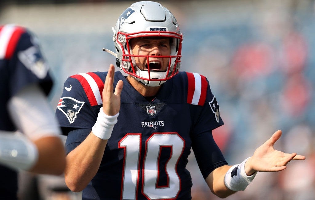 New England Patriots QB Mac Jones on pace to set rookie completion