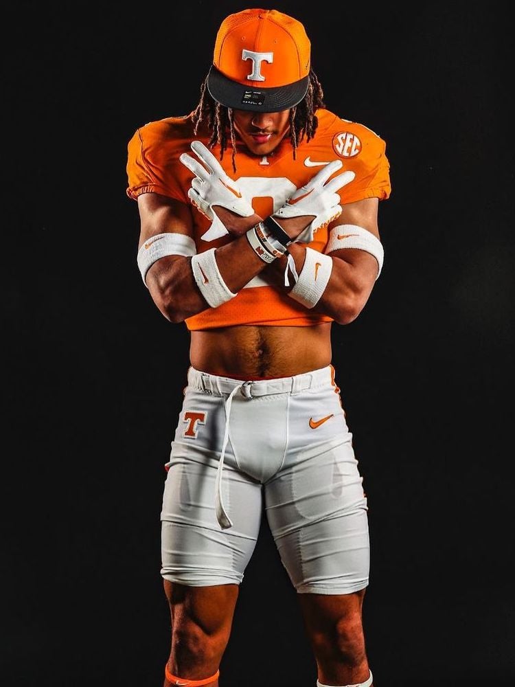 Tennessee lands commitment from 2024 three-star Virginia RB Peyton Lewis -  VolReport