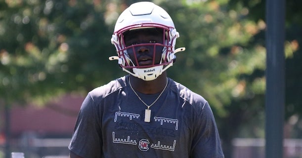 Three-star EDGE Darias Johnson has double-digit game day visits planned this fall