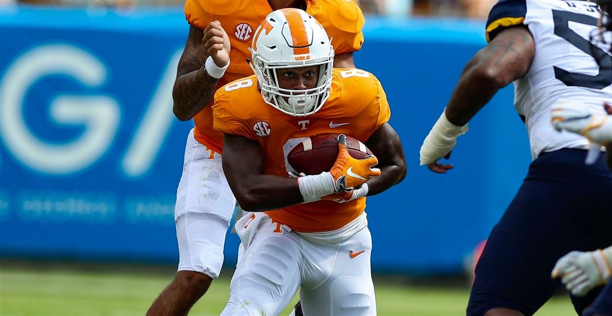 Daevin Hobbs Blends Power and Technicality For Tennessee Football