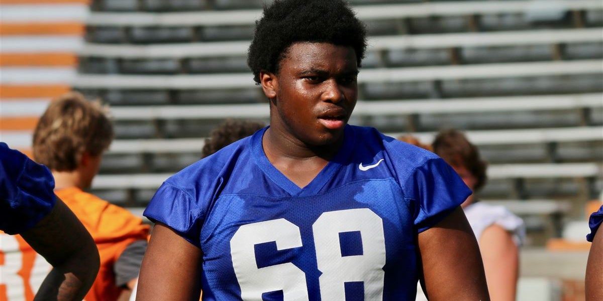 Gilmer 2027 five-star OL Ismael Camara blown away by raucous atmosphere at Texas