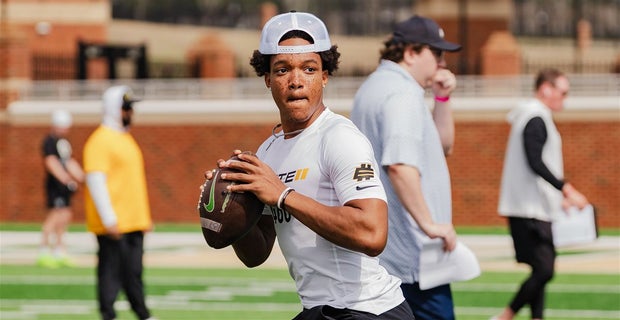Quarterback BJ Coleman Commits to the Panthers