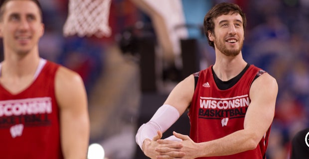 Watch Kaminsky Gives Twitter A Laugh With Quarantine Routine