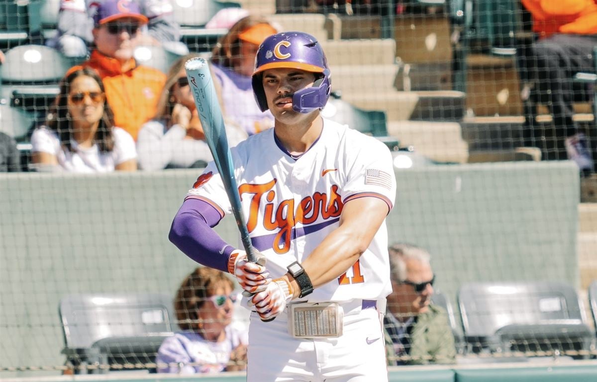 No 10 Clemson Baseball Rallies Past Unc Greensboro To Sweep Series 8091