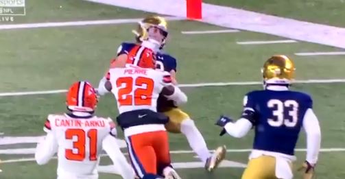 Utah State defender ejected for vicious helmet-to-helmet hit