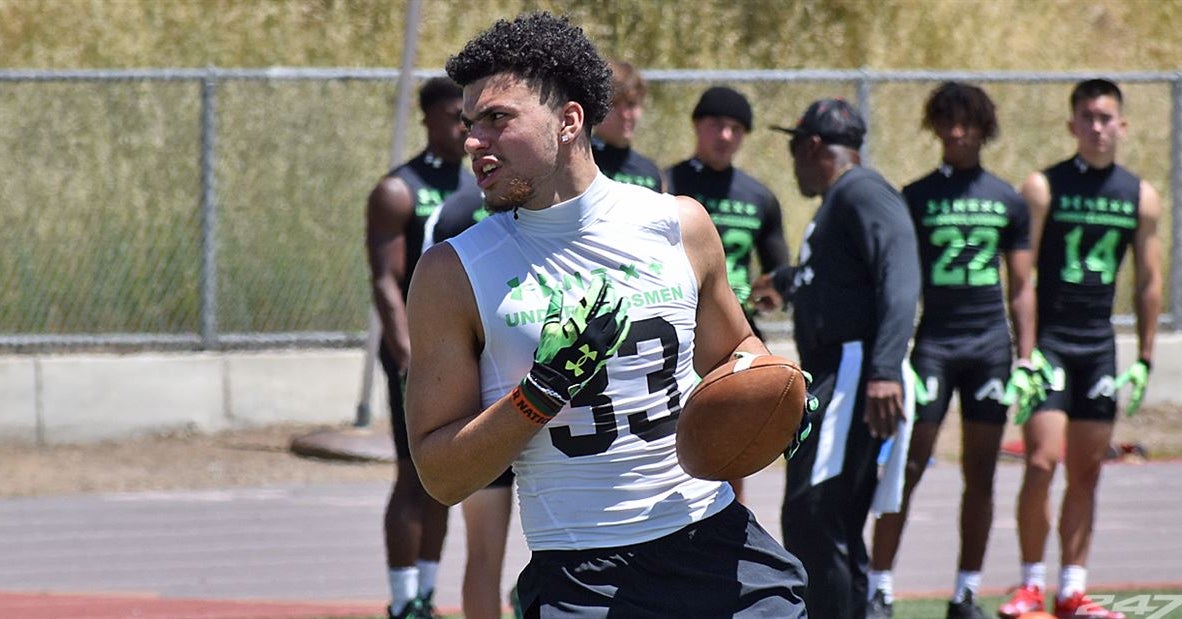 Pac-12 schools still pushing for TE Dorian Thomas