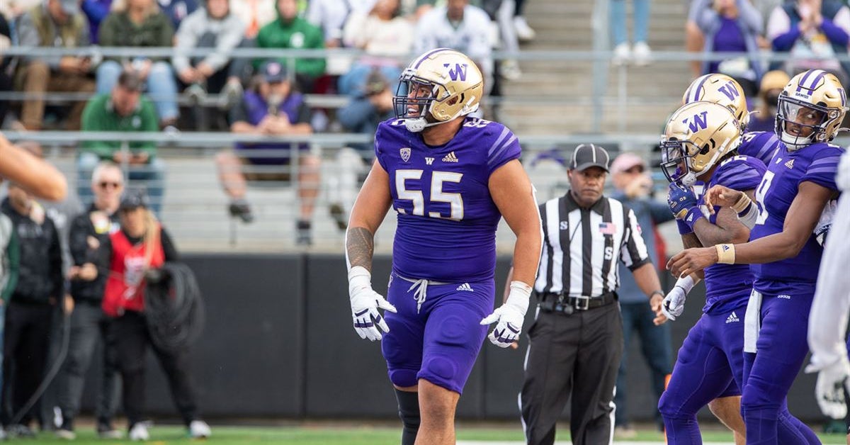 BREAKING: Troy Fautanu announces he's staying at UW for the 2023 season
